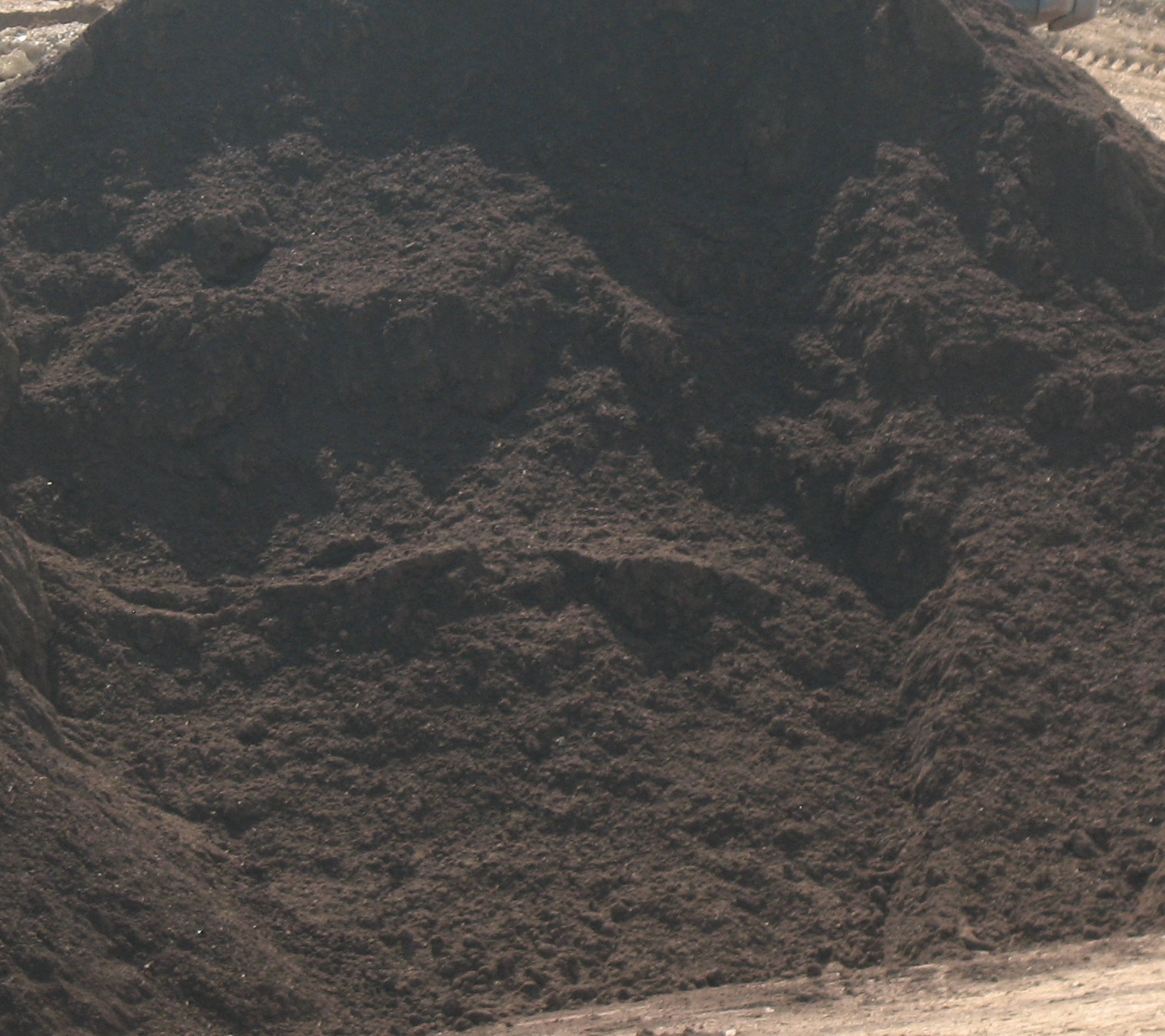 Spent Mushroom Substrate compost material